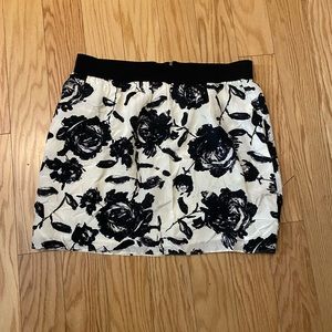 Ann Taylor Loft Black and white floral skirt New w/tags